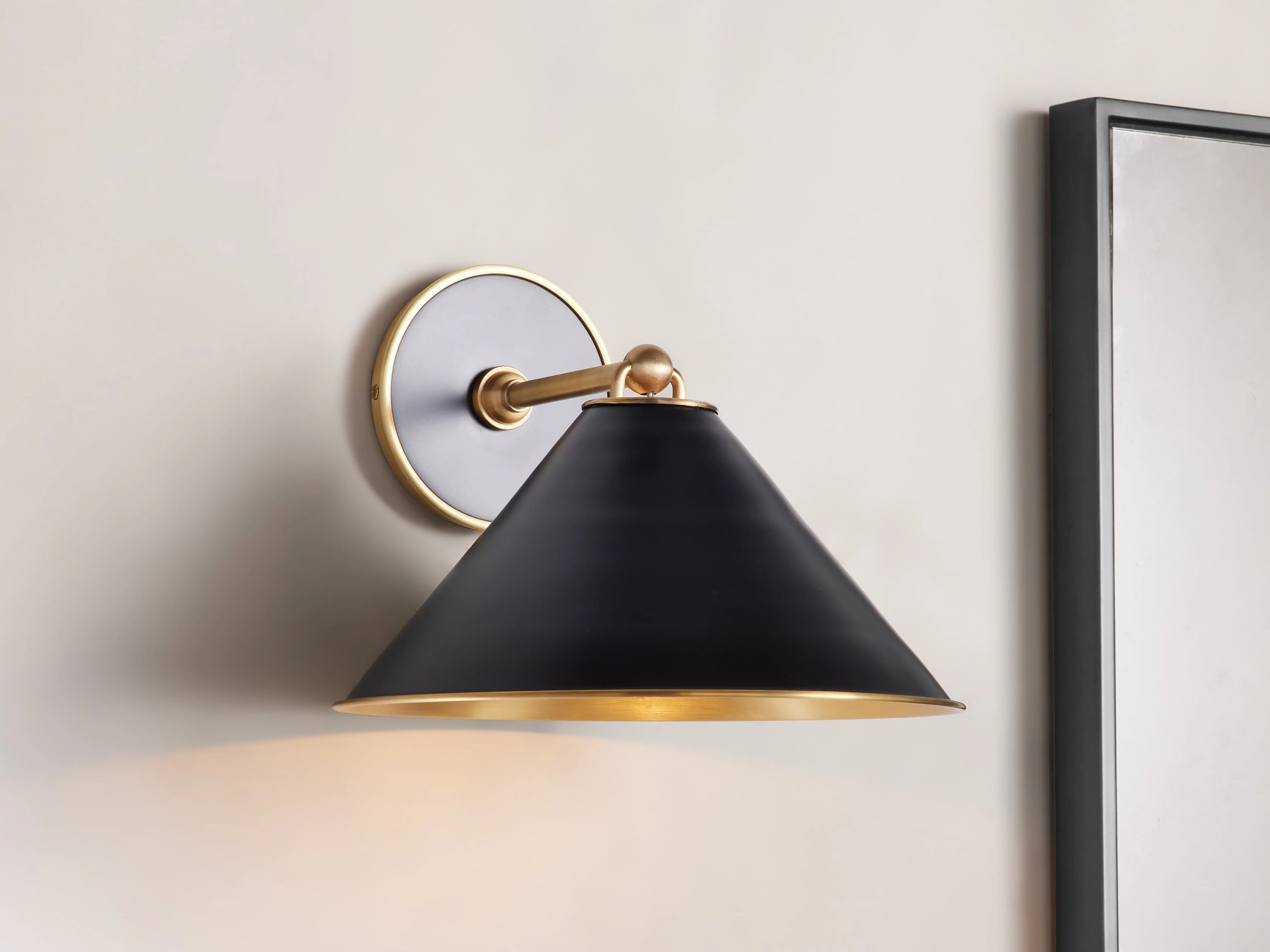 Arno Classic Minimalist Wall Sconce - Image 3