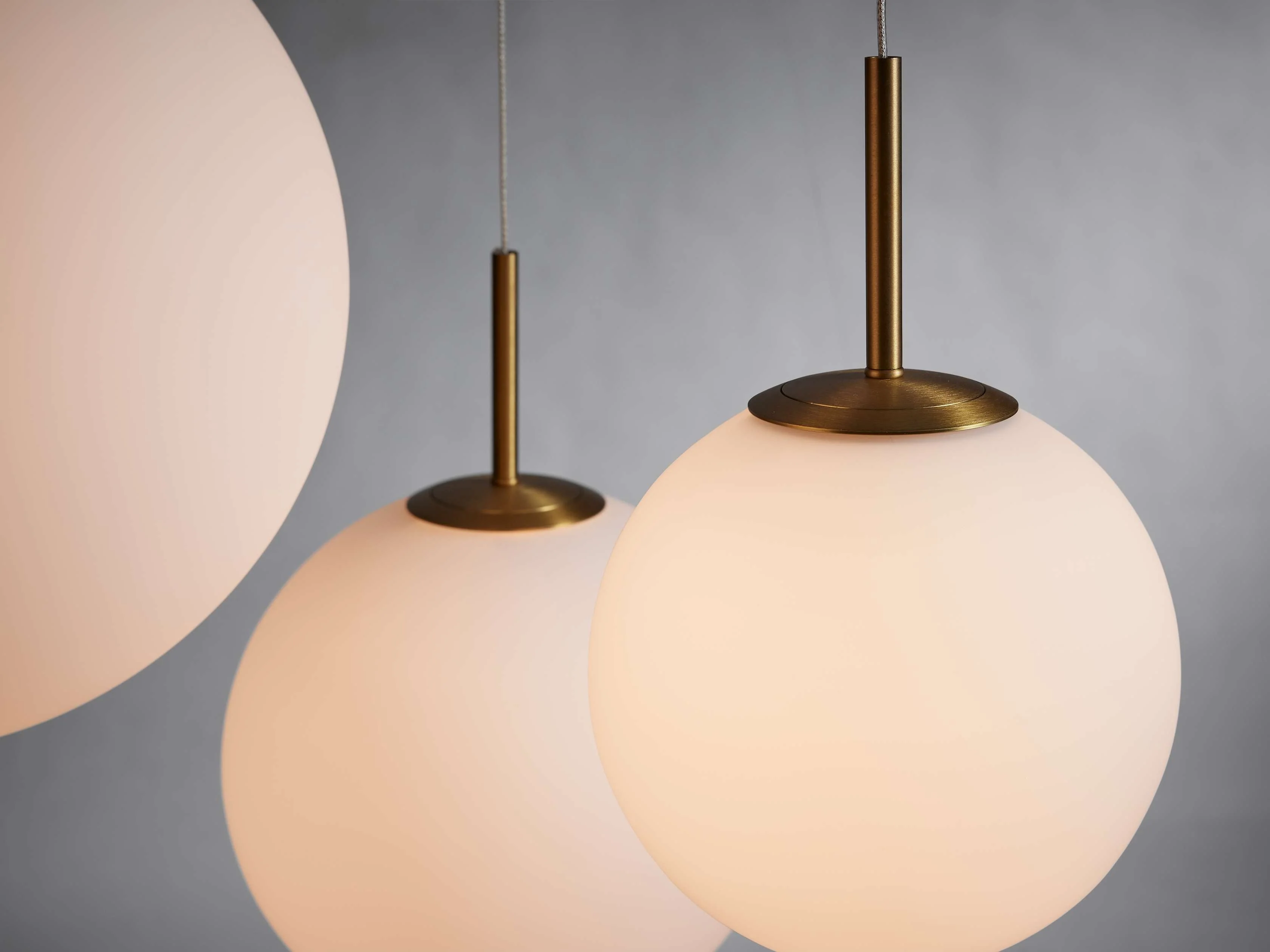 Casen Modern Satin Crystal Round Chandelier - Image 18