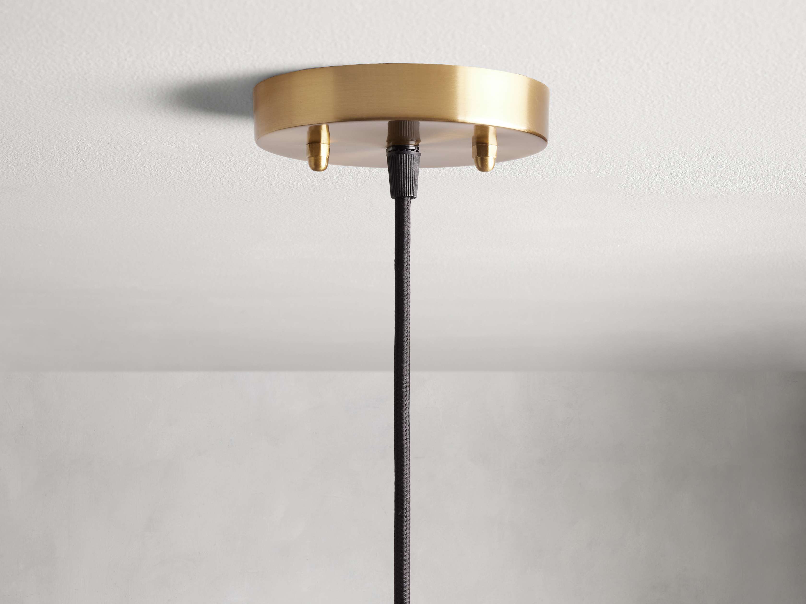 Marilyn Pleated Shape Pendant Light - Image 4